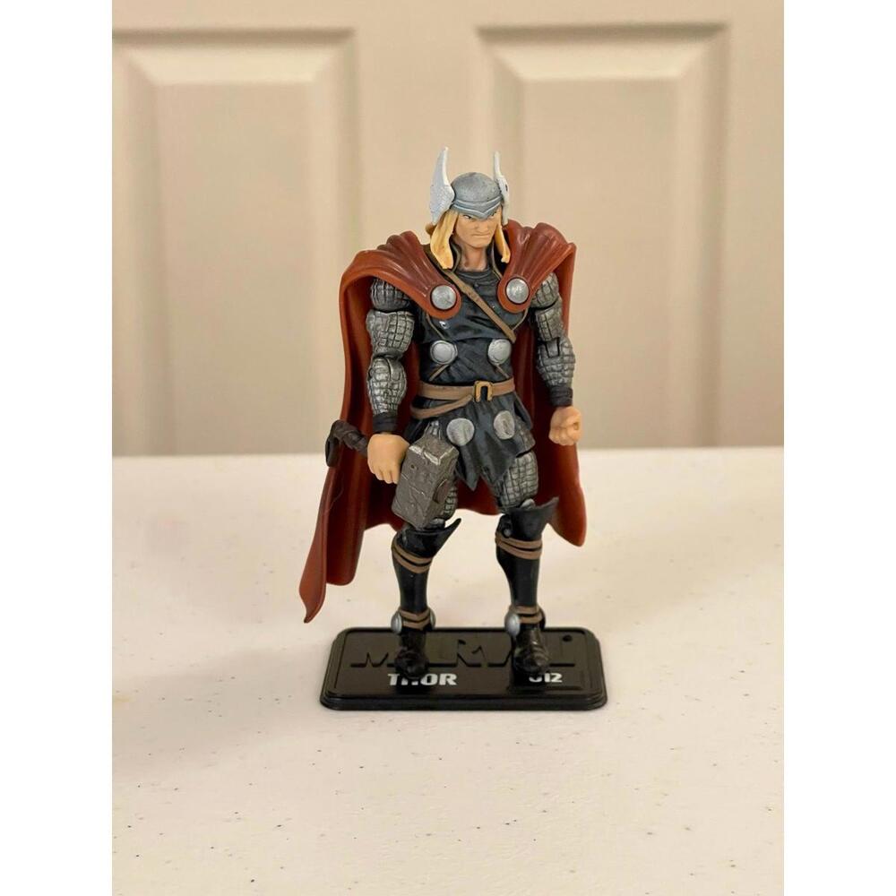 Thor 3.75" 012 Action Figure Marvel Universe By Hasbro